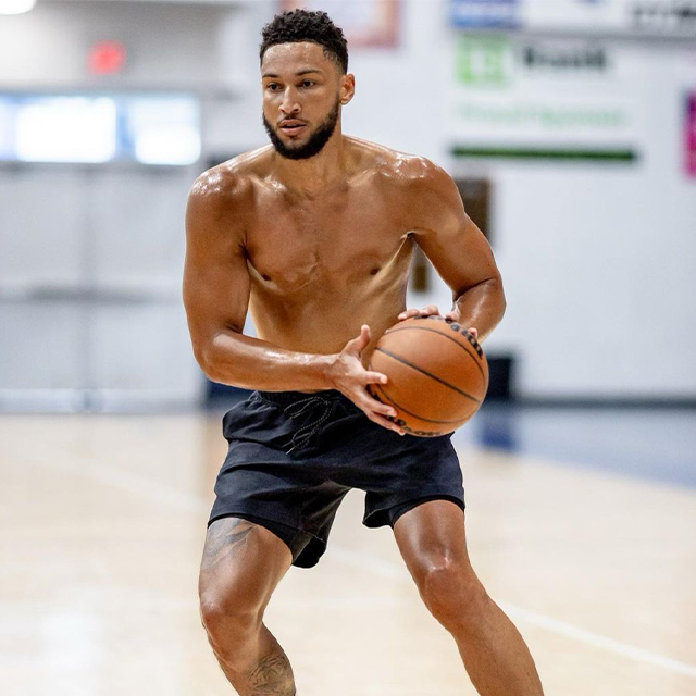 It must be off-season, because Ben Simmons is looking swol 