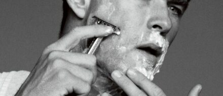 Chris Hemsworth shaving