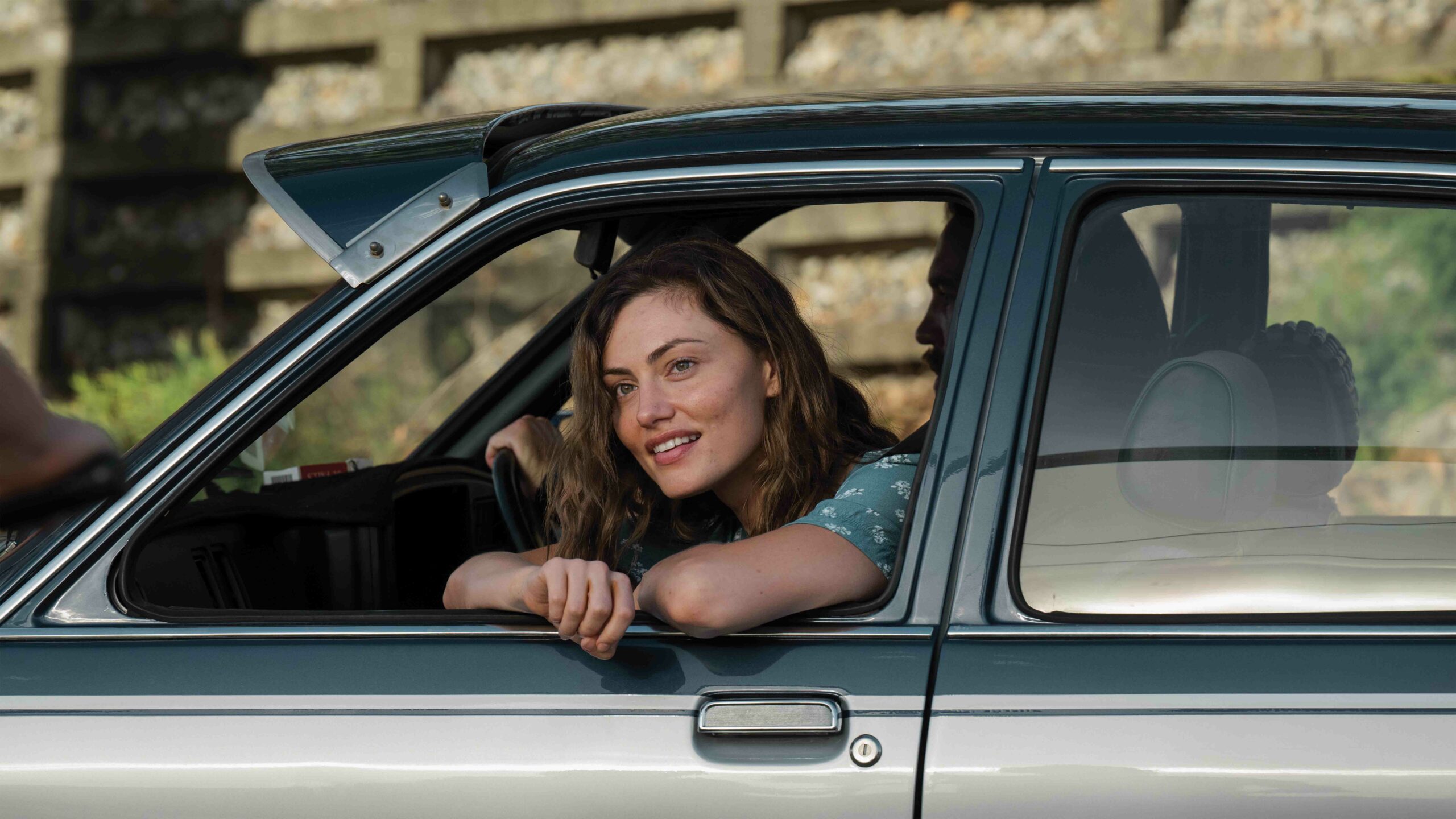 Phoebe Tonkin boy swallows universe