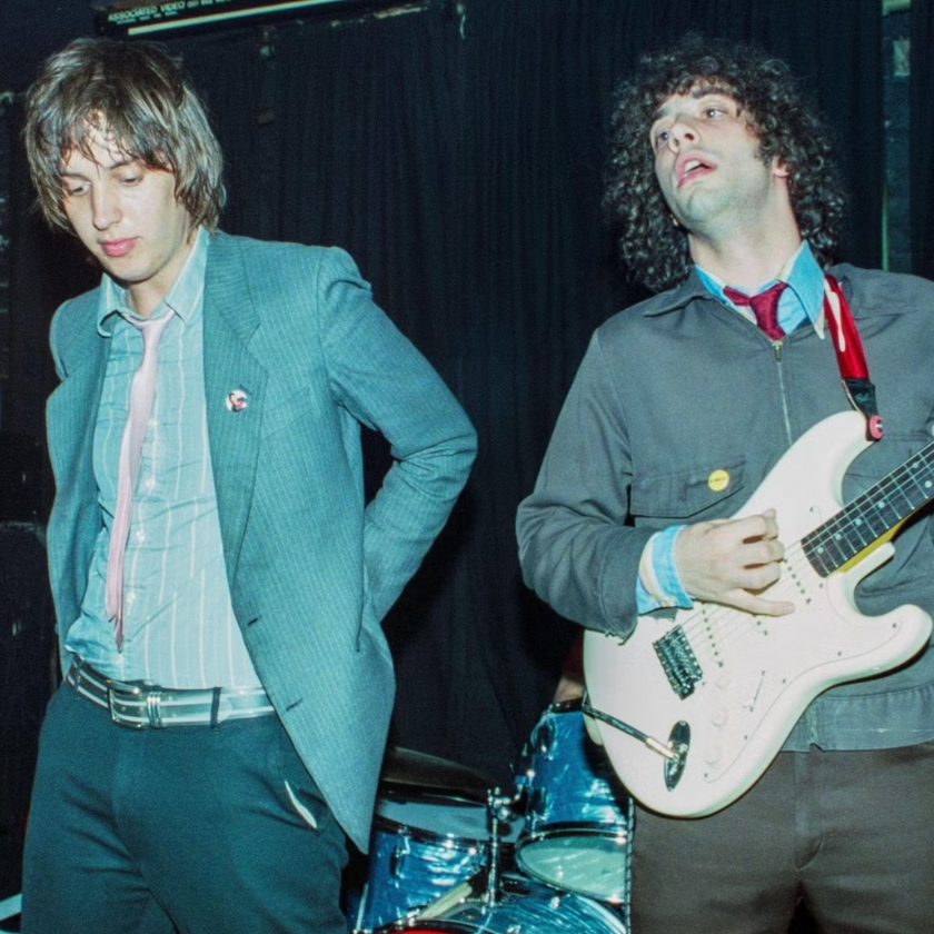 The indie sleaze skinny suit is so back