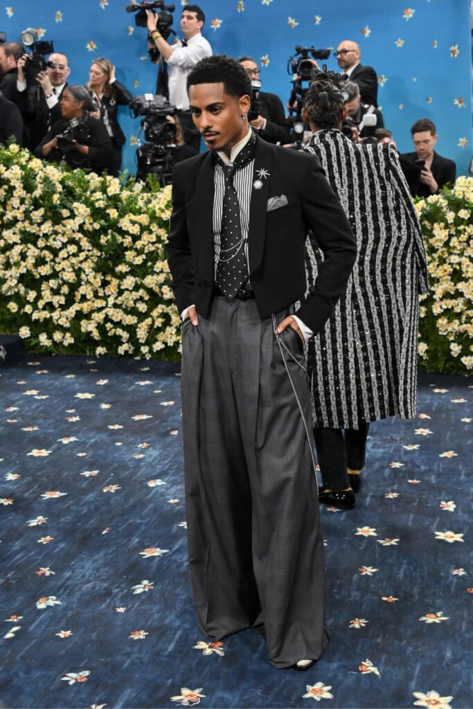 Keith Powers met gala 2025 red carpet