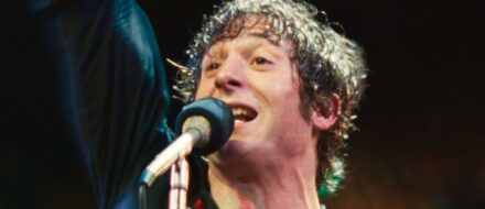 jeremy allen white as bruce springsteen