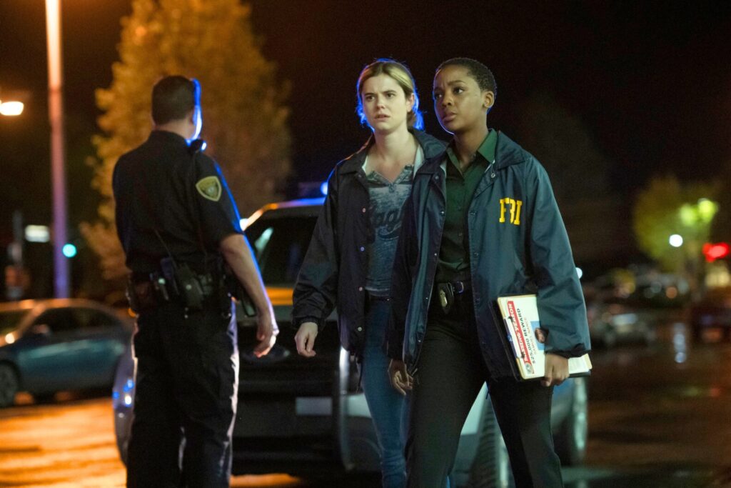 aleah and lizzie arrive at the scene